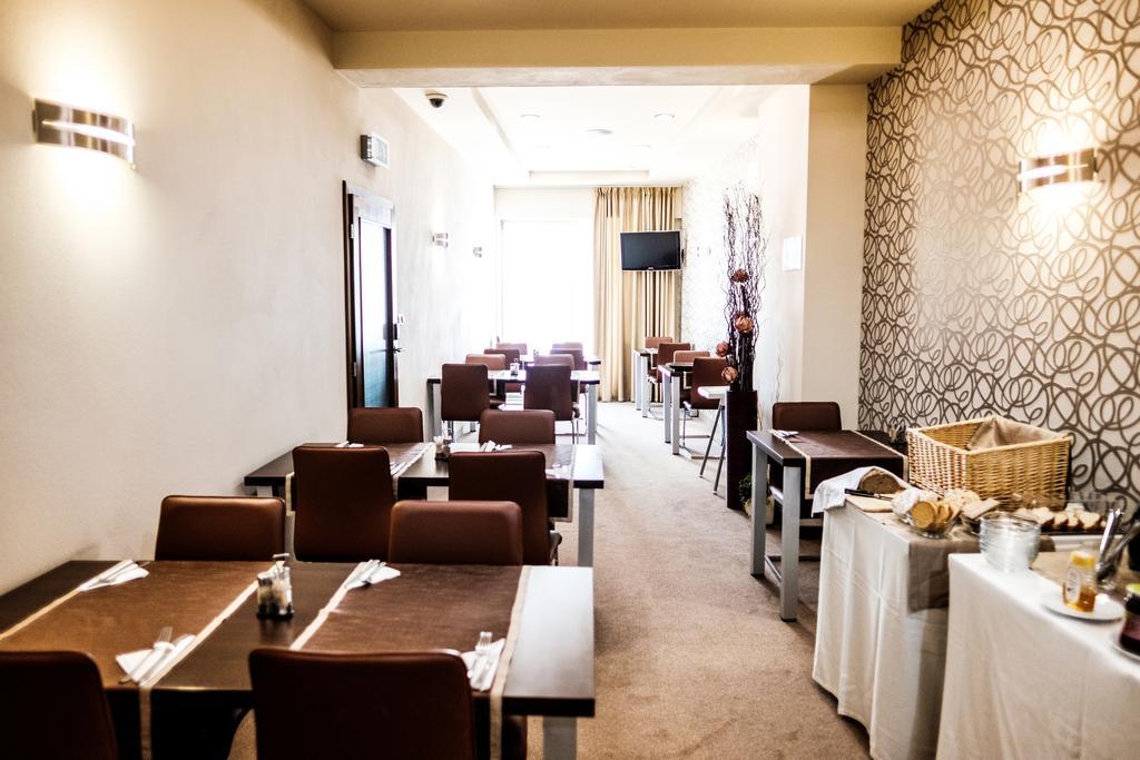 Hotel Deluxe With Free Wellness And Fitness Centrum Nitra Exteriör bild