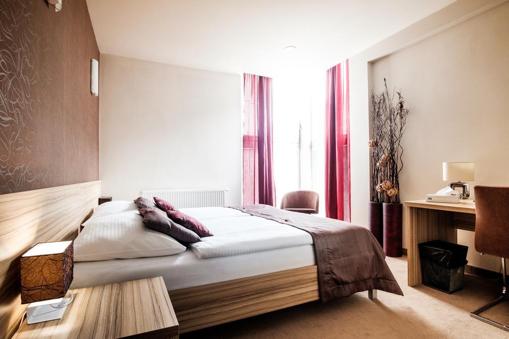 Hotel Deluxe With Free Wellness And Fitness Centrum Nitra Exteriör bild