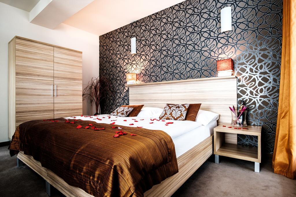Hotel Deluxe With Free Wellness And Fitness Centrum Nitra Exteriör bild