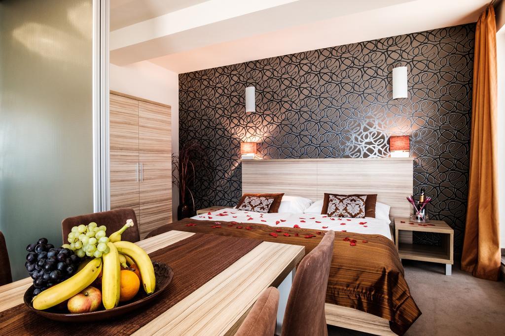Hotel Deluxe With Free Wellness And Fitness Centrum Nitra Exteriör bild