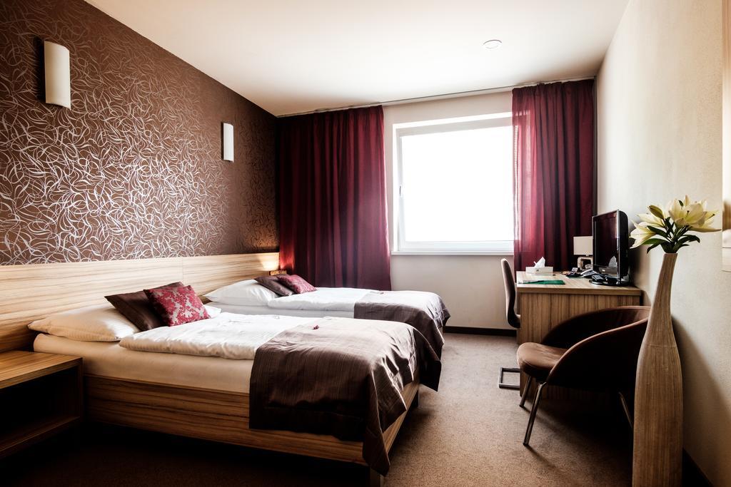 Hotel Deluxe With Free Wellness And Fitness Centrum Nitra Exteriör bild