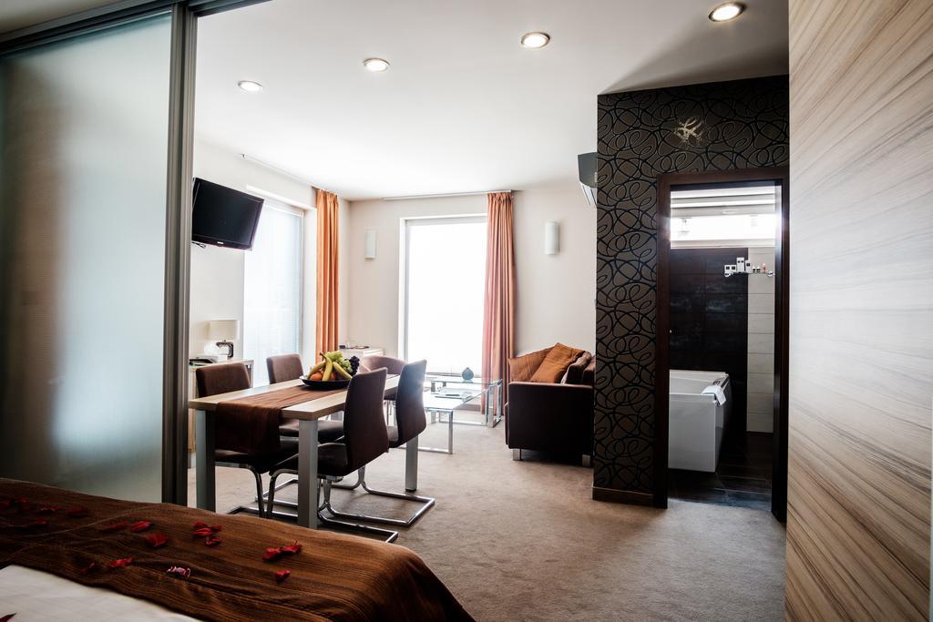 Hotel Deluxe With Free Wellness And Fitness Centrum Nitra Exteriör bild