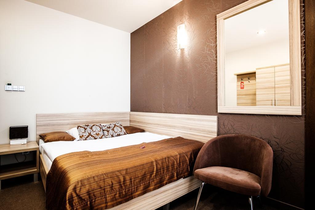 Hotel Deluxe With Free Wellness And Fitness Centrum Nitra Rum bild