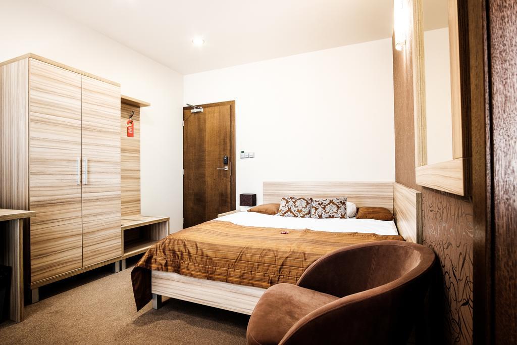 Hotel Deluxe With Free Wellness And Fitness Centrum Nitra Rum bild